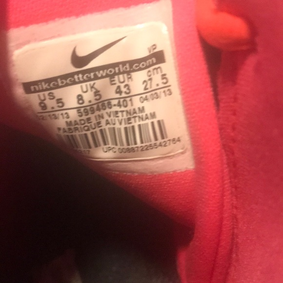 NIKE BASKETBALL SHOES - Picture 7 of 7